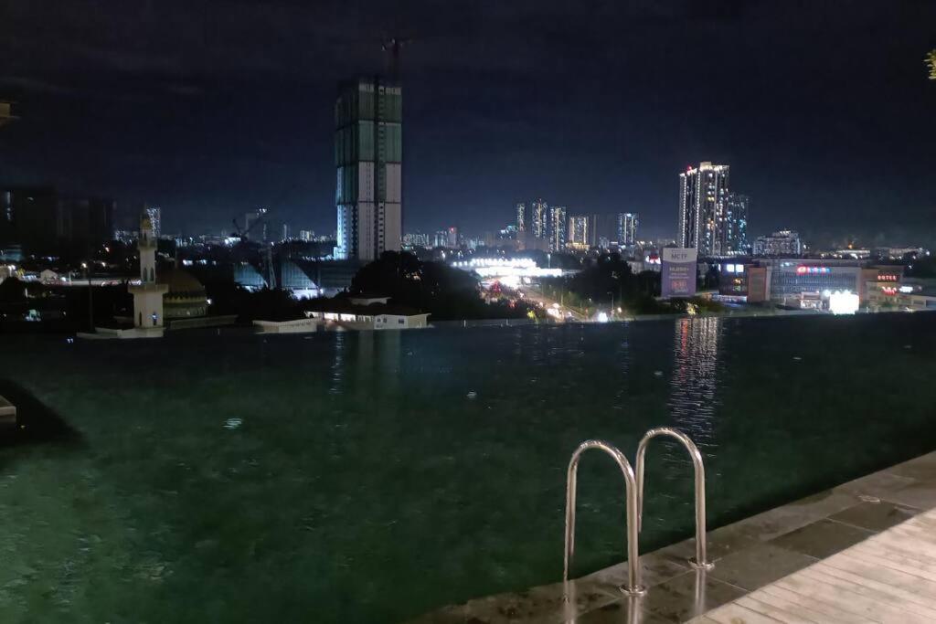 Cozy Flexus Signature 4 Guests Pool Nflix Hbo Kuala Lumpur Exterior foto